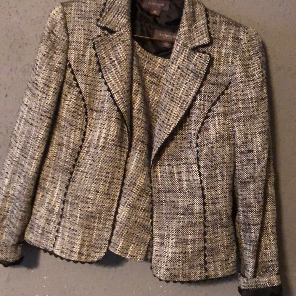 Liz Claiborne classic short cropped blazer and shell